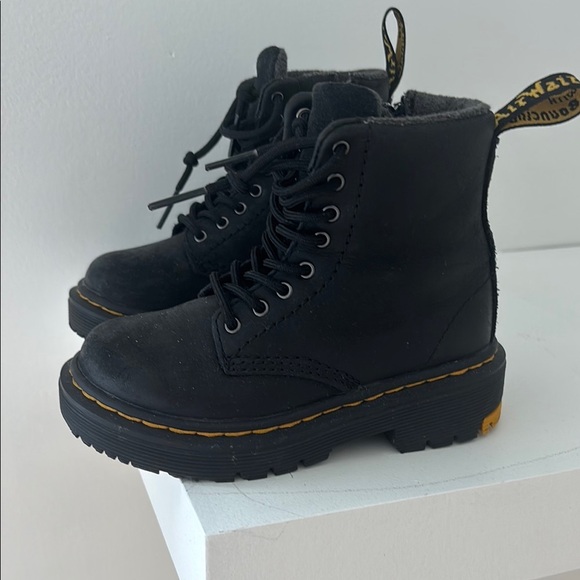 Dr. Martens Kids Black Leather Boots size 8 US like new - Picture 10 of 15